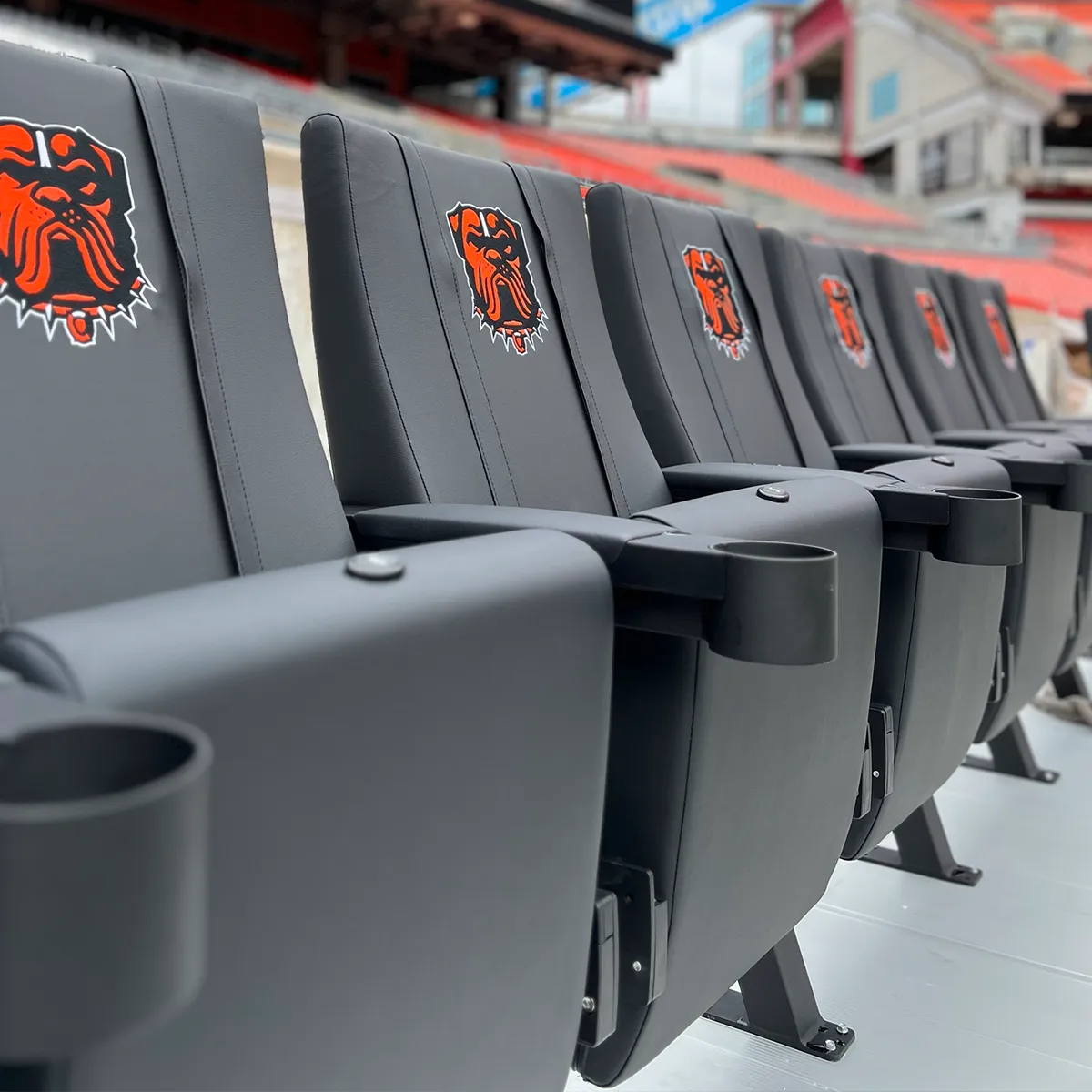 SuiteMax 3.5 VIP Seats with Stingray Signature Logo